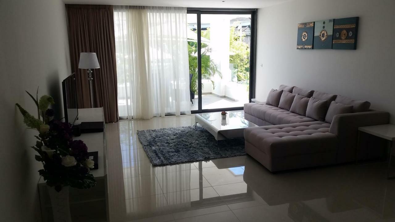 Sansuri Resort - Luxury Apartments Pantai Surin Luaran gambar